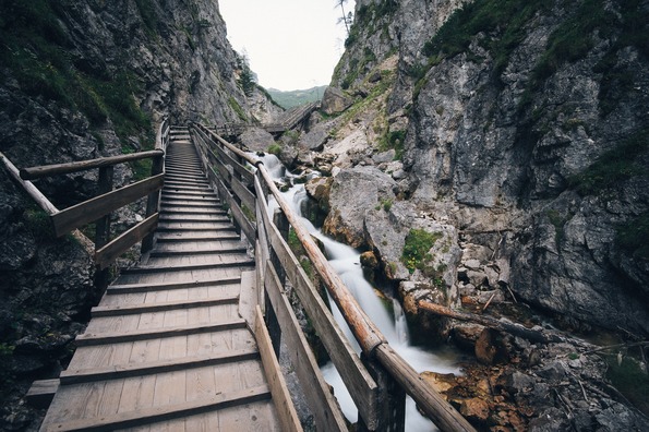 stairway-1149473_1920
