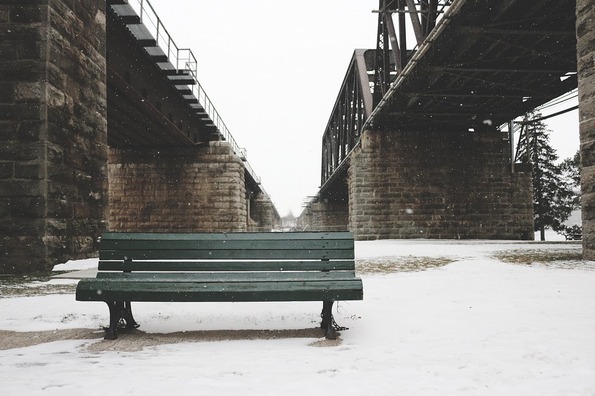 bench-1148971_960_720