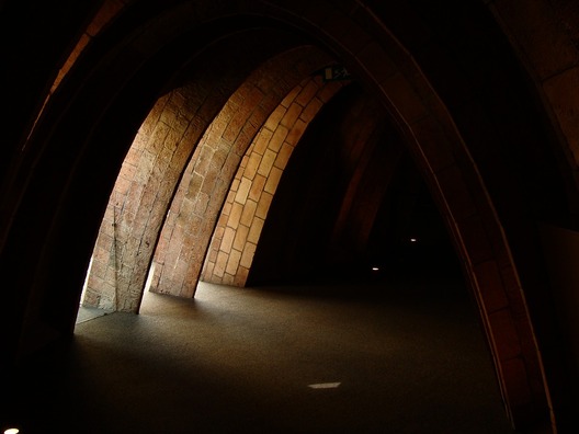 corridor-2374417_960_720