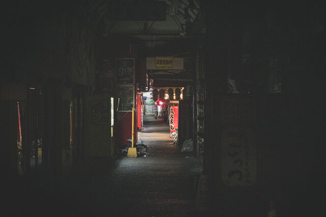 【驚愕】母と２人で生活していたけど、隣に住んでる友人のお父さんが我が家に来て家族のように振るまうことがあって…