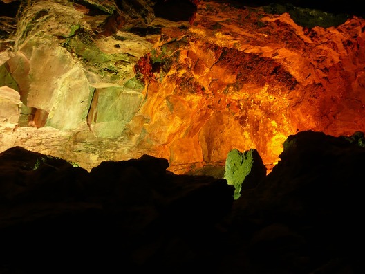 cave-1136803_960_720