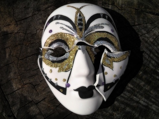 mask-4120096_960_720