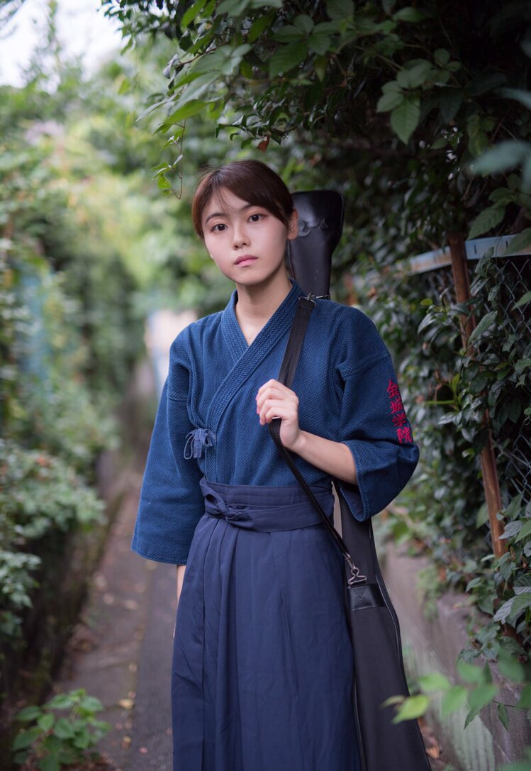 ミス東京女子大候補の疋田有祐美さん ミス青学候補の井口綾子さんのコーヒーをこぼすのを真似る 画像あり 色々なニュース速報
