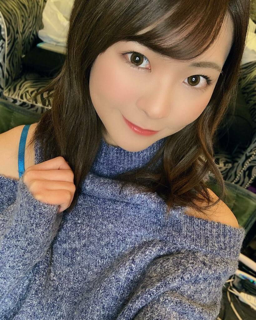 1枚 東條なつ こうやってブラ紐とか見えてるとうちのママ Av女優ツイート エロ画像まとめ