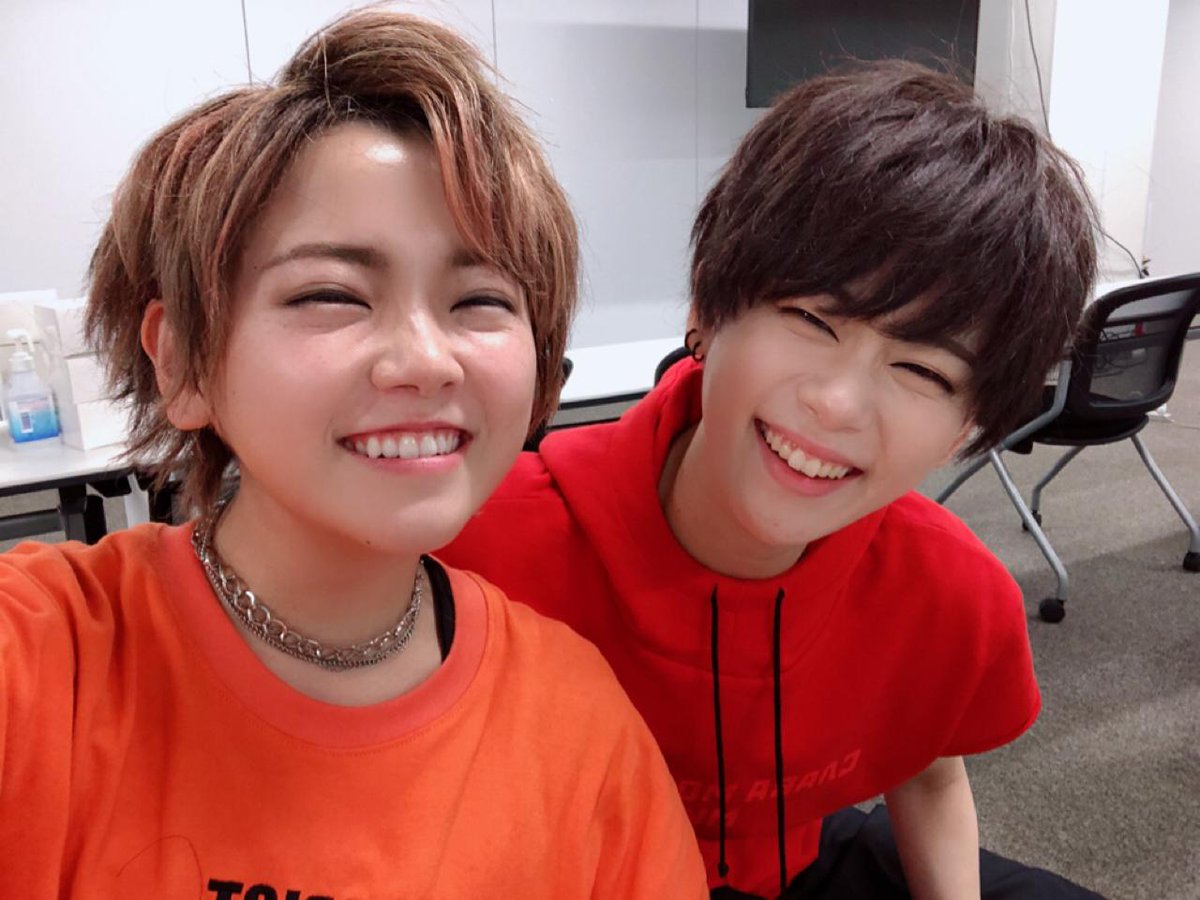 1枚 仮屋世 来音 風男塾 ニコニコくんとニコニコくん えりゅしおんアイドル速報 1枚 仮屋世 来音 風男塾 ニコニコくんとニコニコくん えりゅしおんアイドル速報