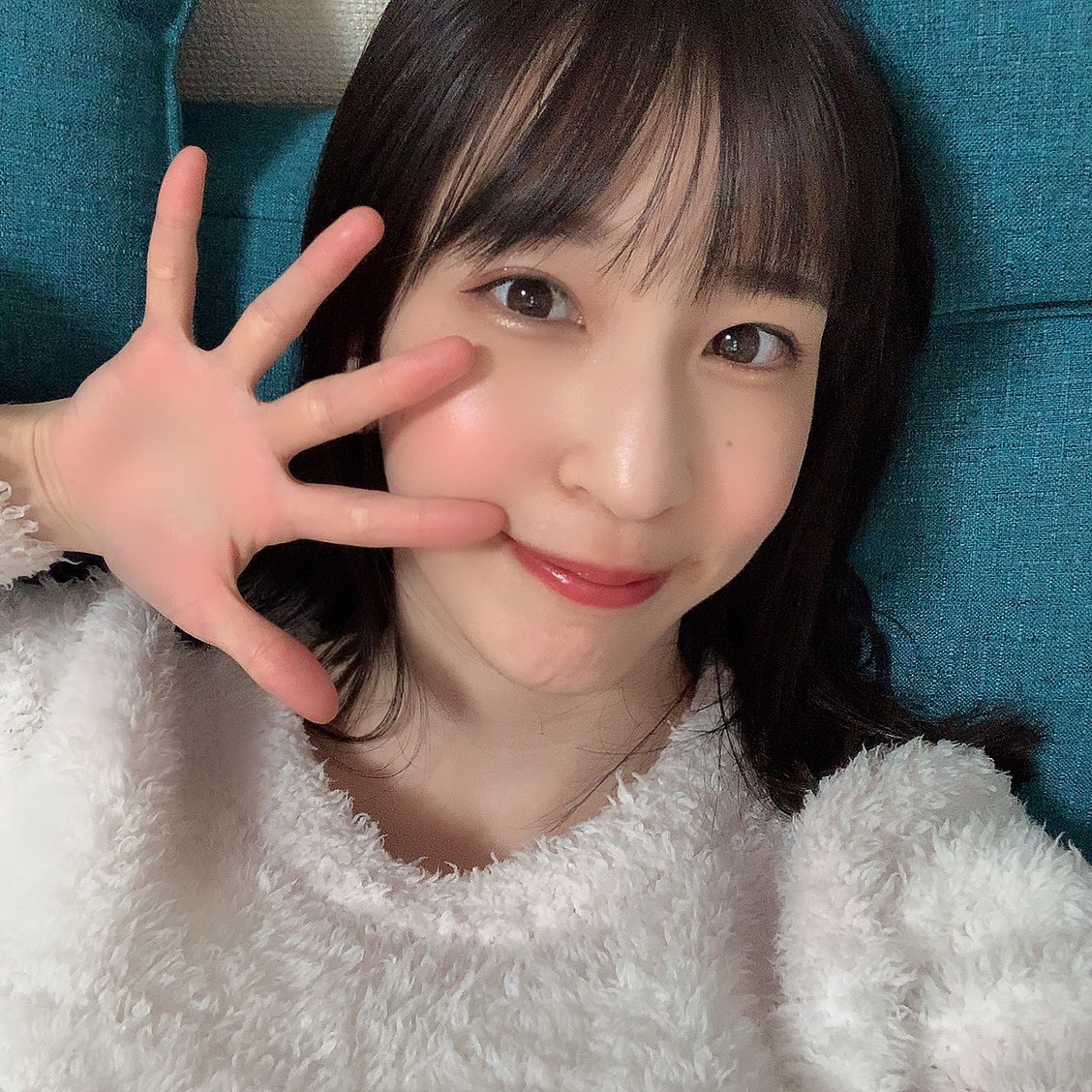 1枚 海老原優花 ピント合わなくて 手のひらがぼやけた えりゅしおんアイドル速報 1枚 海老原優花 ピント合わなくて 手のひらがぼやけた えりゅしおんアイドル速報
