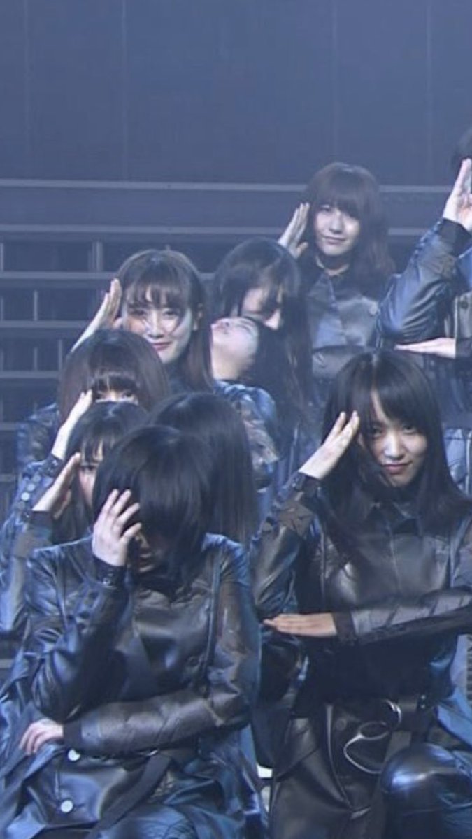 紅白歌合戦 欅坂46 鈴本美愉 ステージ上で倒れる 平手友梨奈も