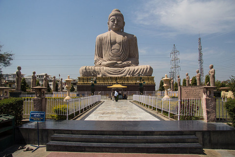 Great_Buddha_Statue,_Bodh_Gaya