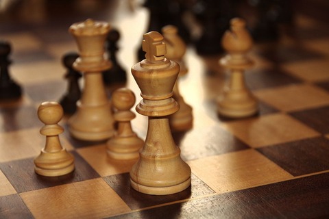 1200px-Chess-king