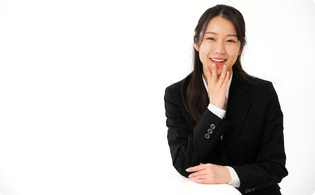 スーツの女性