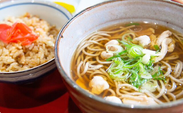 友人が外食でセット注文してそれを分けようとしてくる。私は恥ずかしいし嫌なんだけど友人は「フードロスもったいない。自分は少食だから」って…