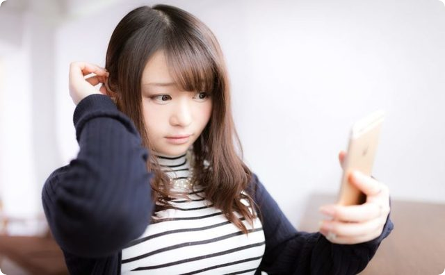 女