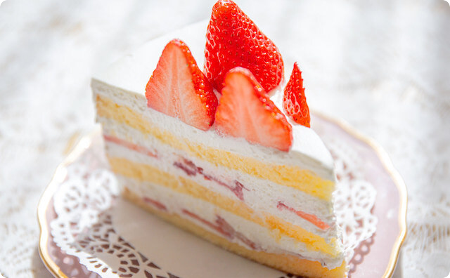 嫁と1つのケーキを2人で食べてたら、店員の「キモイわぁ」という声が聞こえてきて・・・