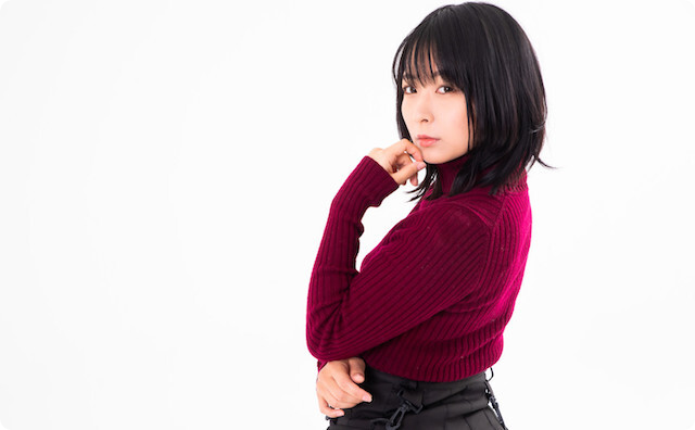 女