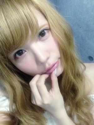 益若つばさ