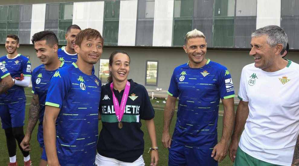 乾貴士への 目開けろよ 発言に韓国メディア注目 人種差別的行為で議論勃発 ホアキンが発した冗談から発展 フットバル 乾貴士への 目開けろよ 発言に韓国メディア注目 人種差別的行為で議論勃発 ホアキンが発した冗談から発展 フットバル