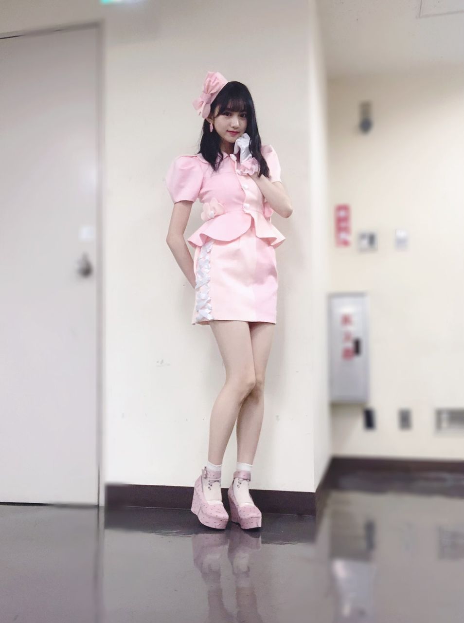 【#NAMBA祭り】横野すみれ、みるきーオリジナル衣裳で「やさしくするよりキスをして」披露!