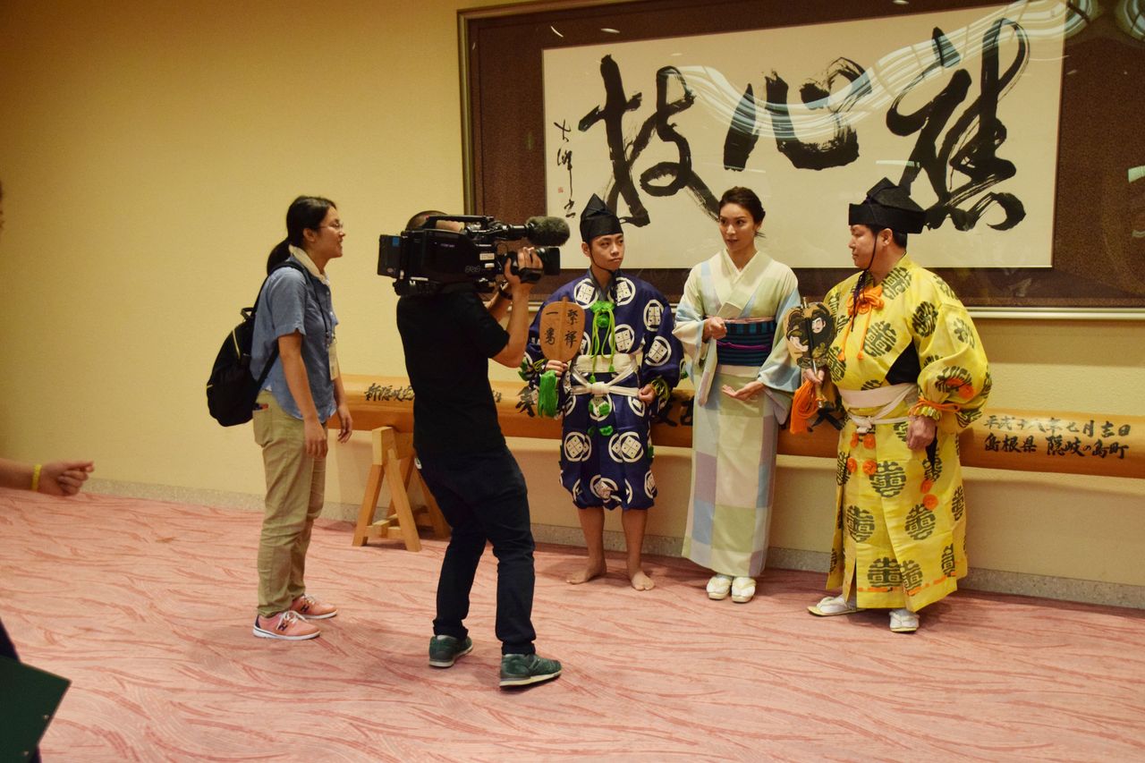 【速報】秋元才加さん大相撲中継に出演中wwwwwww