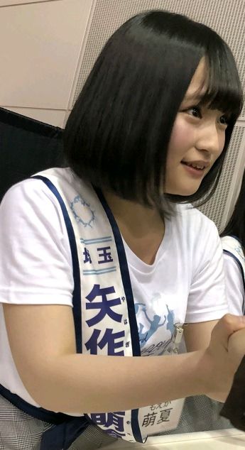 【朗報】AKB48期待の大型新人! 矢作萌夏の握手画像キタ━━━━(゚∀゚)━━━━!!