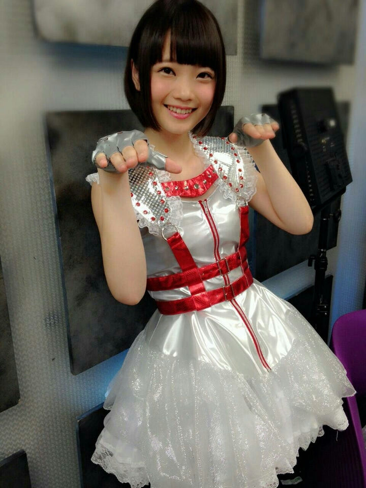 【悲報】「神である平手さんで売名するなよ」平手友梨奈のそっくりさん、平手ファンからもの凄い叩かれる… : モテたいと芸能