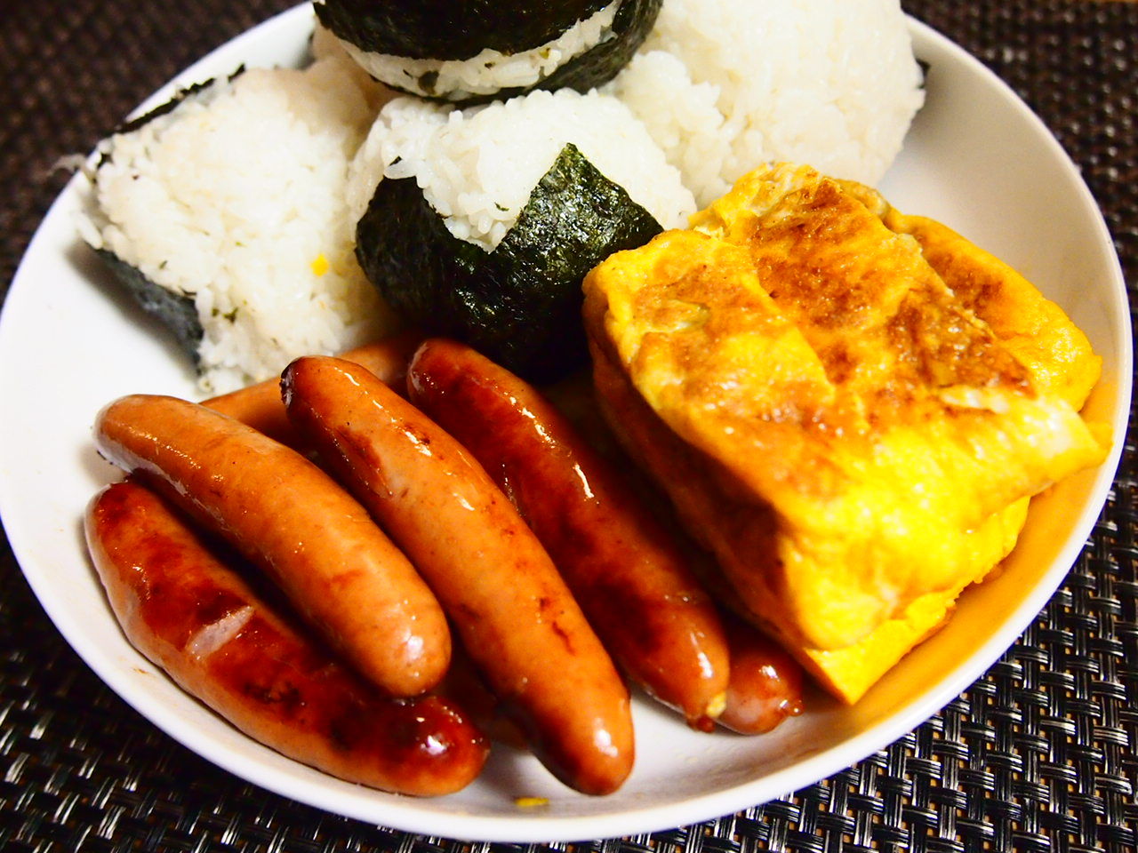おにぎり ソーセージ 玉子焼き トンスタバエル おにぎり ソーセージ 玉子焼き トンスタバエル