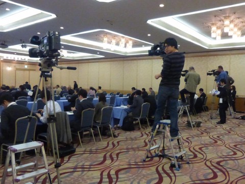 943780_869996039777118_1897154843883490603_n