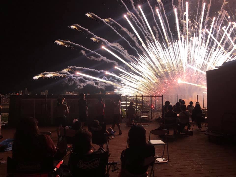 岐阜小学校屋上で花火鑑賞 岐阜新聞 岐阜市議会議員 松原和生のブログ