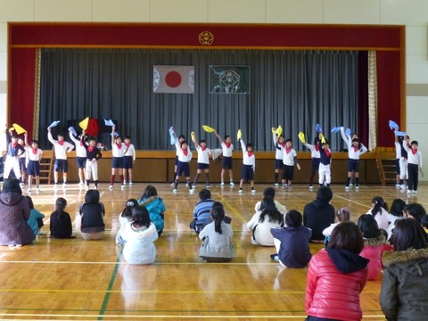 603151_329811407128920_443527352_n