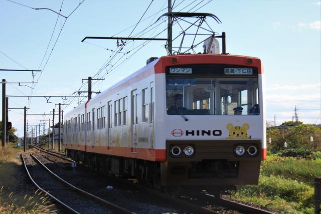上信電鉄 6000形 日野バスですか いいえ 電車です まつもとあずさ が3番線にまいります