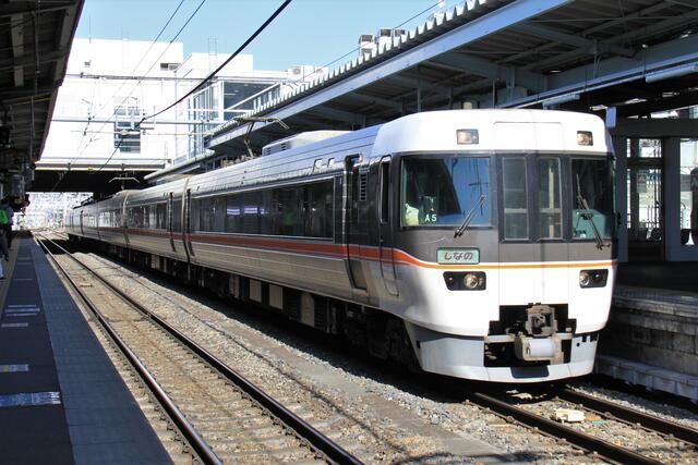 特急「しなの」、振り子車両で木曽路・安曇野を駆けぬけろ