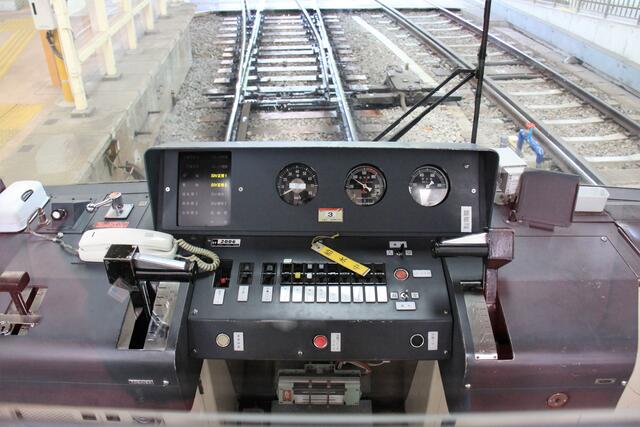箱根登山鉄道・2000形「サンモリッツ号」～氷河特急とベルニナ線