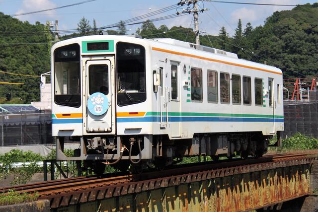 鉄道 JR四】高知運転所所属の2000系2118号車が検査のため多度津工場入場