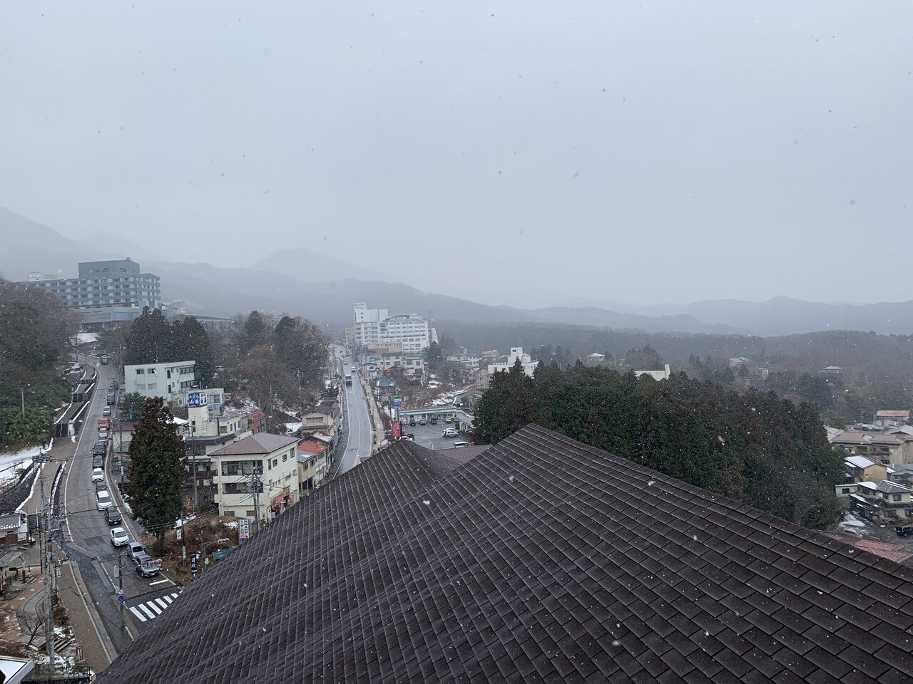雪が降っています 19 12 30 伊香保温泉 ホテル松本楼 公式ブログ