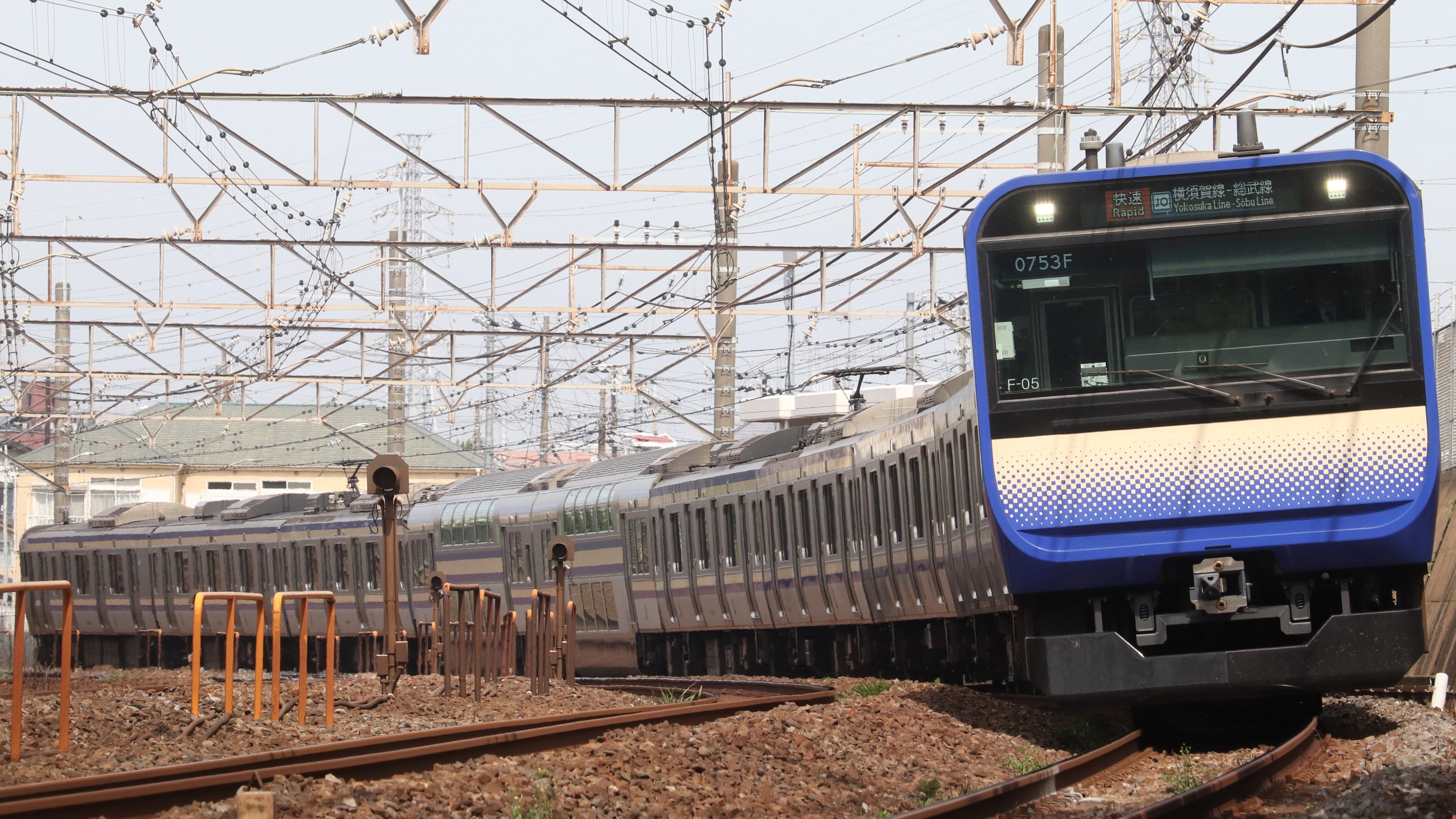 横須賀・総武快速線E235系(基本11両) 写真集 : 松の木の鉄日常を綴る