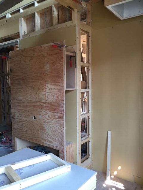 壁掛けｔｖの造作収納 松岡技建の現場