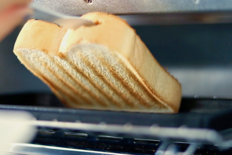 トースターのトレーはこれ使ってます 食パンの裏面もきれいに焼けるしクズも落ちない 良品生活 Powered By ライブドアブログ