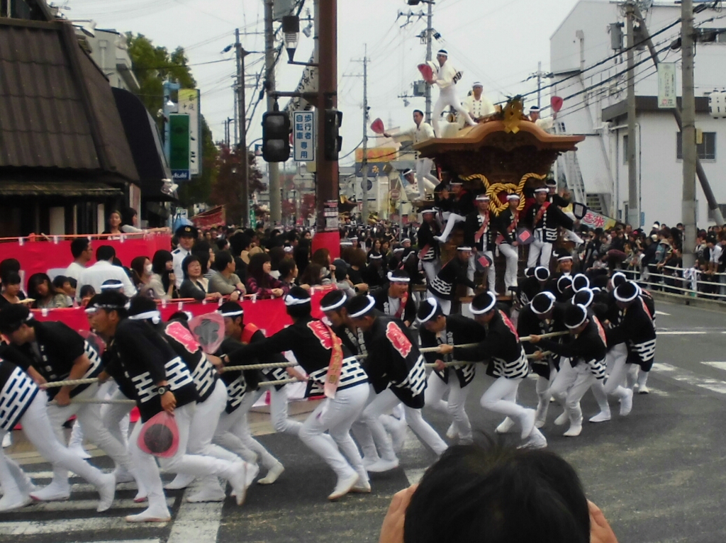 神社前2F特設祭事場
	  泉大津市 十二町連合だんじり祭り②
	
	コメントトラックバック                        風神雷神