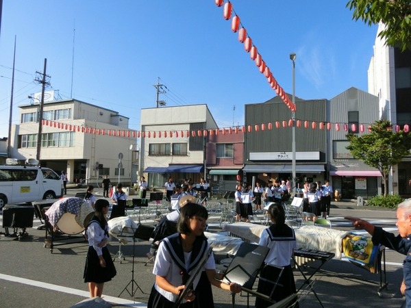 [画像:d2f15824-s.jpg]