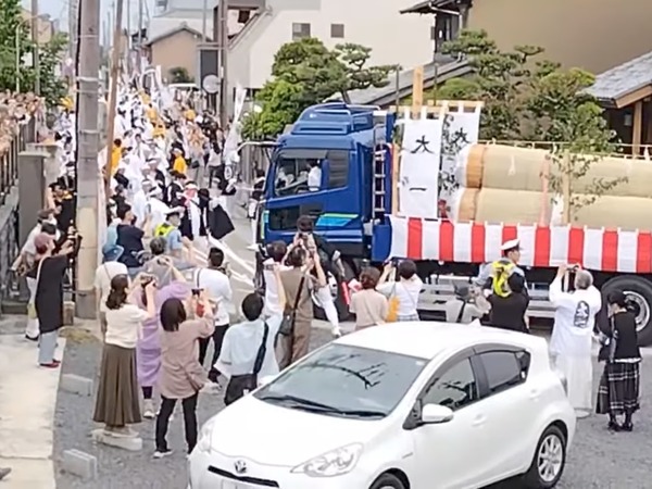 25-08-29-01-35-02-033_deco