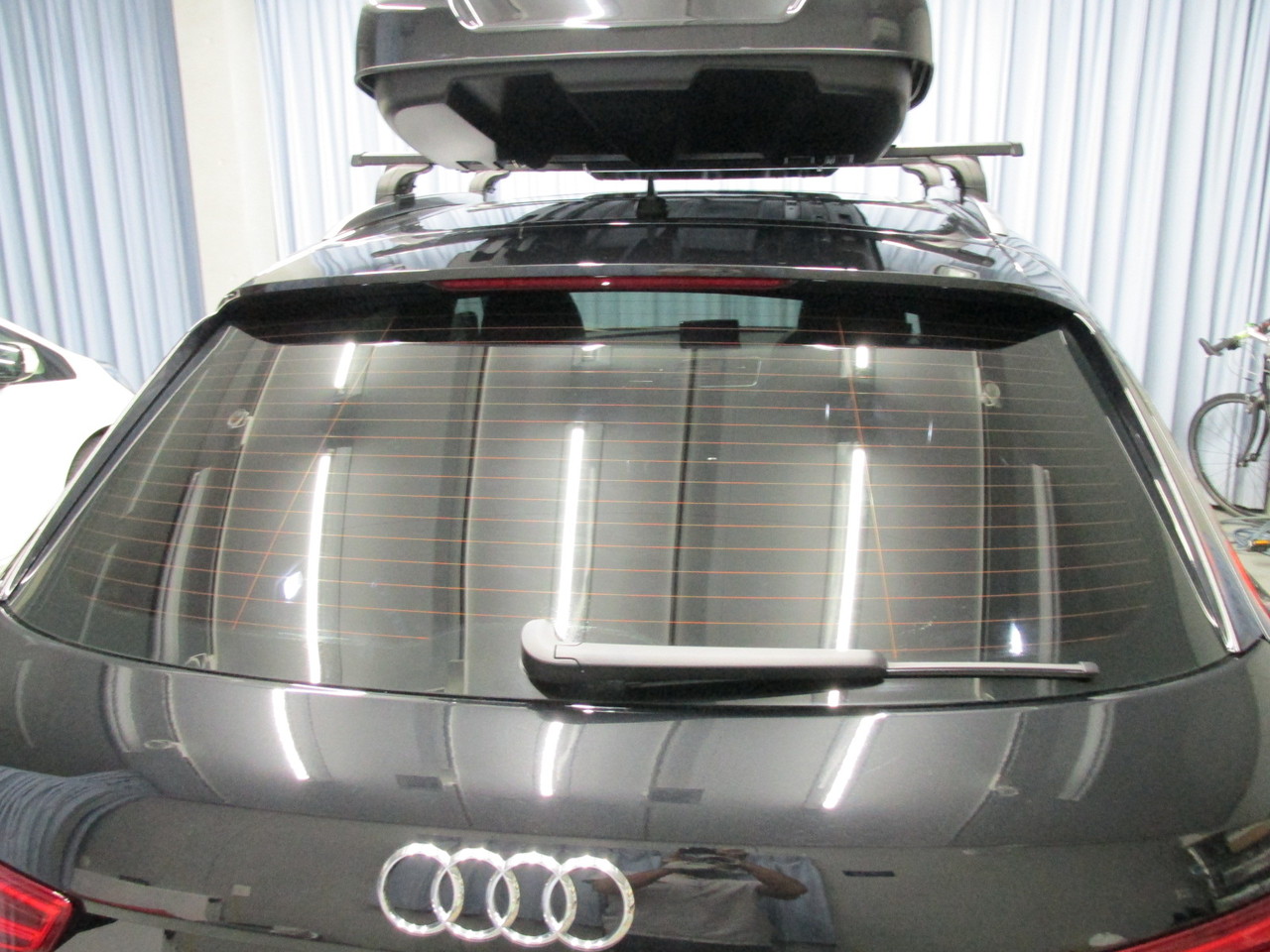 アウディ Q3 カーフィルム剥がし 施工 埼玉県 戸田市 カーディテイリングショップ K Mカーリフレッシュ