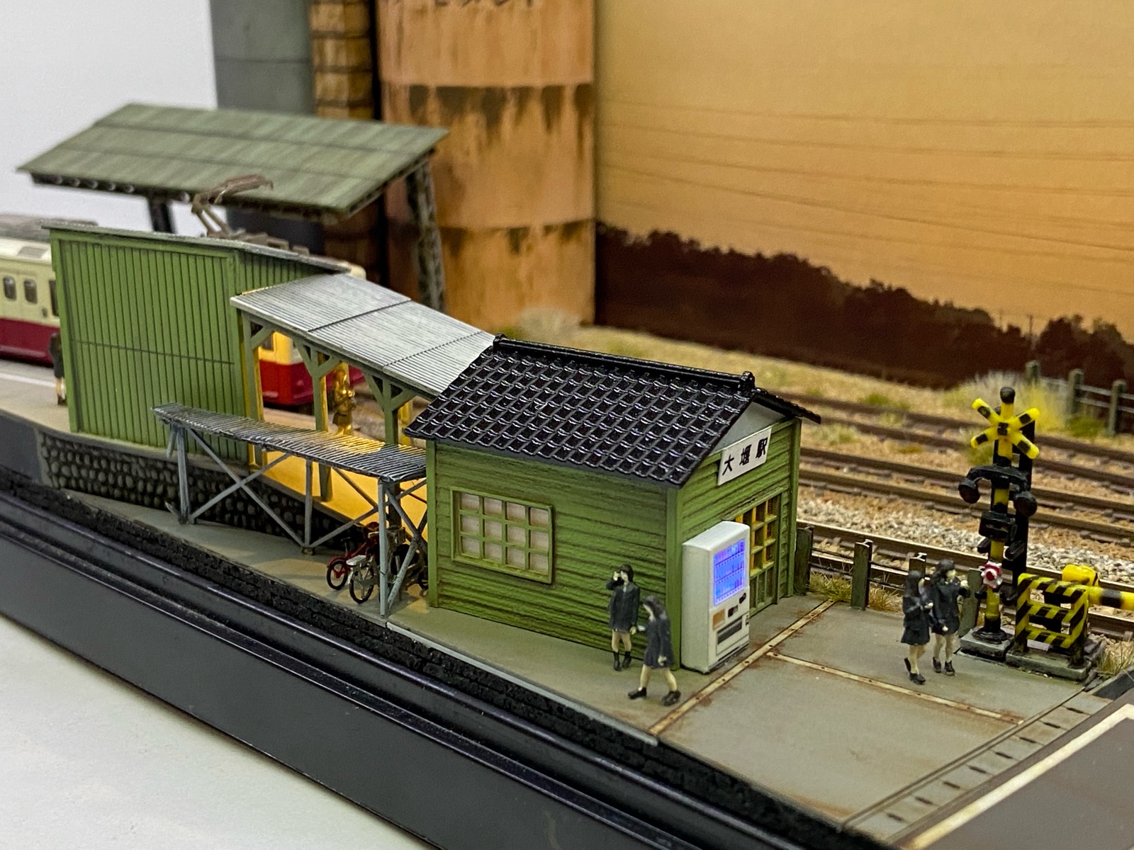 ジオラマ完成品 1/35スケール 廃棄される道路 オリジナル製作