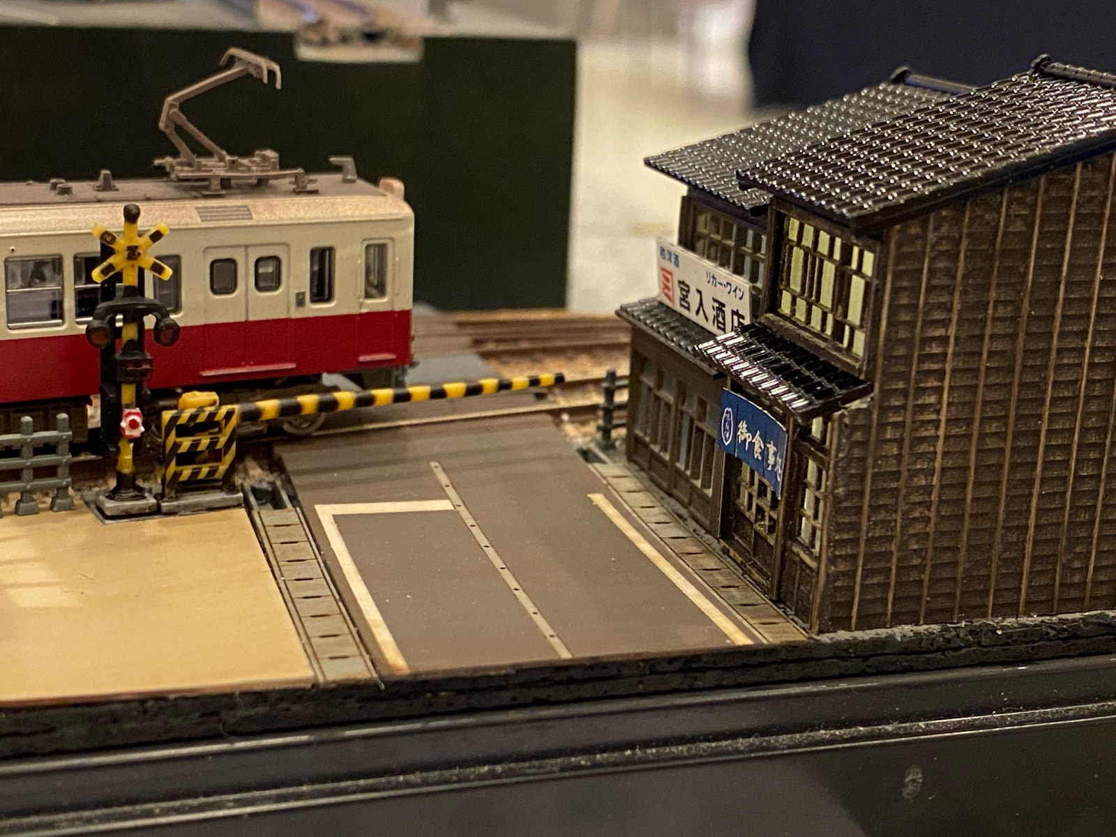 自作鉄道ジオラマ 掘割の中の街並み 自作鉄道ジオラマ 掘割の中の街並み 自作鉄道ジオラマ 掘割の中