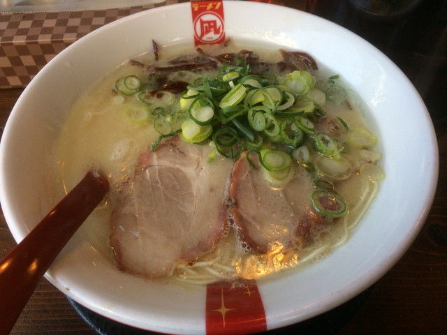 渋谷 ラーメン 凪 豚王 王様がいっぱいなラーメン それでも俺は喰い続ける
