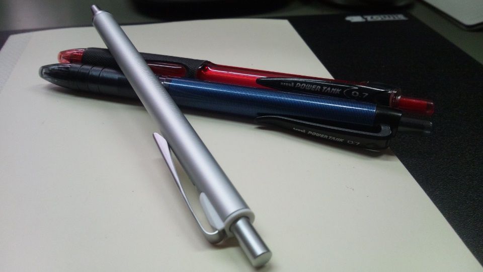 Uni パワータンク 事務仕事と趣味の狭間に