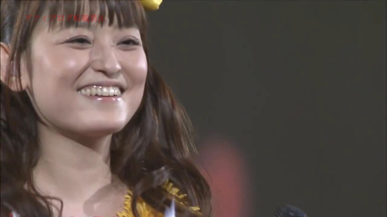 音楽 田村ゆかり Xmasリリース新作ジャケットはベッドでくつろぐゆかりんの姿 雨時々ニュース