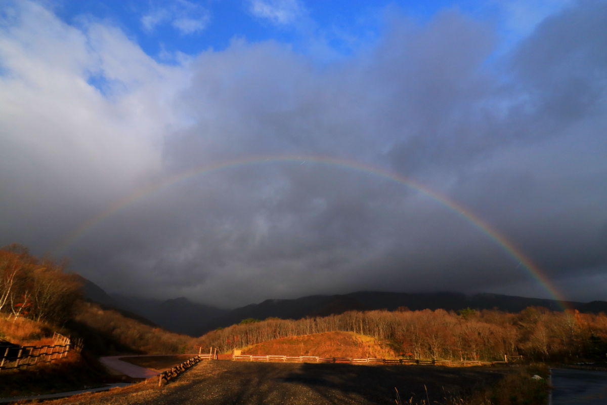 アーチを描く虹に出会った みちくさんぽ 人生道草散歩
