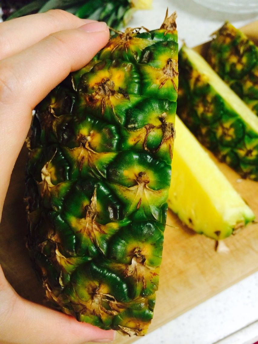 簡単 パイナップルの葉っぱのとり方 まつのblog We Like Vegetables 簡単 パイナップルの葉っぱのとり方 まつのblog We Like Vegetables