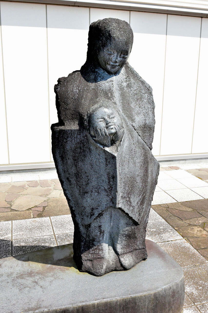 石彫作家2人展を開催（十日町市・星と森の詩美術館） : 日本の原風景