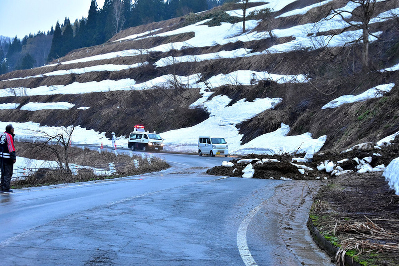 国道353号で土砂崩れ 十日町市松之山東川地内 日本の原風景