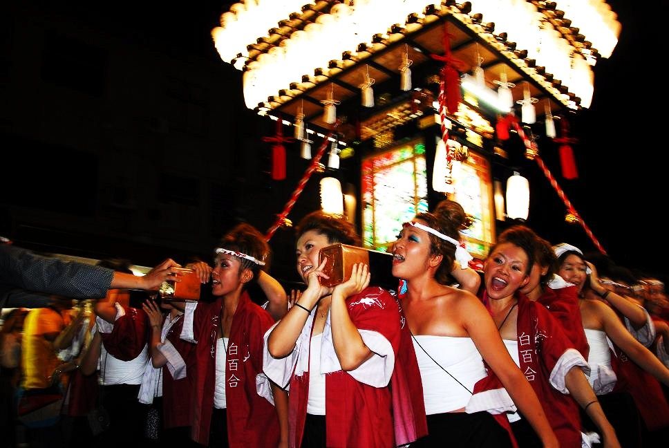 日本の原風景 前夜祭を盛り上げる女神輿（十日町おおまつり）